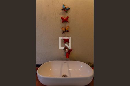 Casa à venda com 433m², 5 quartos e 8 vagasBanheiro Social 1