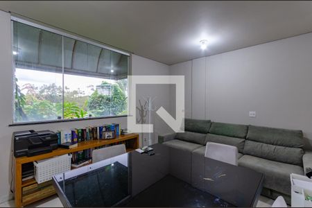 Casa à venda com 433m², 5 quartos e 8 vagas Casa à venda com 433m², 5 quartos e 8 vagasEscritório 2