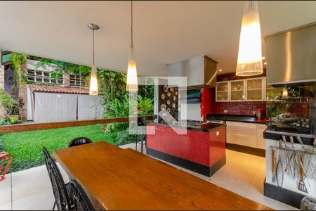 Casa à venda com 433m², 5 quartos e 8 vagasÁrea Gourmet