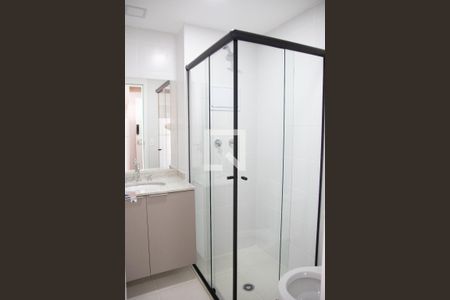 Banheiro de kitnet/studio para alugar com 0 quarto, 23m² em Vila Gustavo, São Paulo