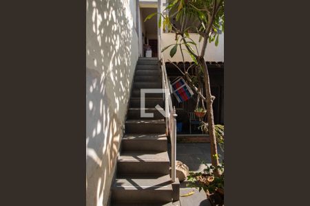 Casa para alugar com 130m², 4 quartos e 2 vagasEscada para o Terraço