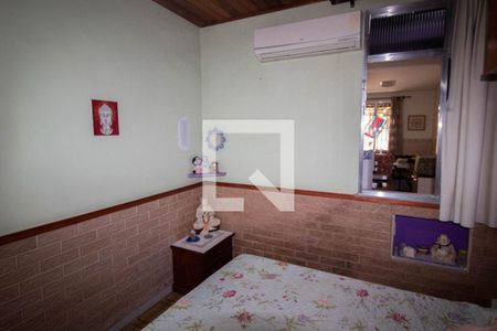 Quarto 1 de casa à venda com 4 quartos, 130m² em Braz de Pina, Rio de Janeiro