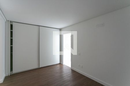 Apartamento à venda com 281m², 4 quartos e 4 vagas Apartamento à venda com 281m², 4 quartos e 4 vagasSuíte 4