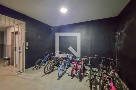Apartamento à venda com 281m², 4 quartos e 4 vagas Apartamento à venda com 281m², 4 quartos e 4 vagasBicicletário