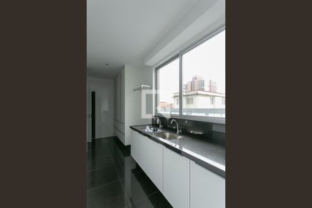 Apartamento à venda com 281m², 4 quartos e 4 vagas Apartamento à venda com 281m², 4 quartos e 4 vagasÁrea de Serviço