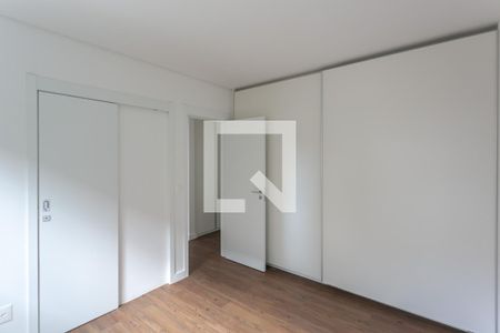 Apartamento à venda com 281m², 4 quartos e 4 vagas Apartamento à venda com 281m², 4 quartos e 4 vagasSuíte 2
