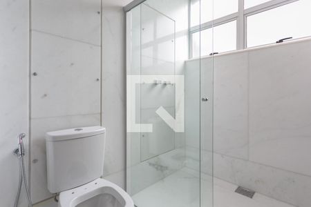 Apartamento à venda com 281m², 4 quartos e 4 vagas Apartamento à venda com 281m², 4 quartos e 4 vagasBanheiro da Suíte 4