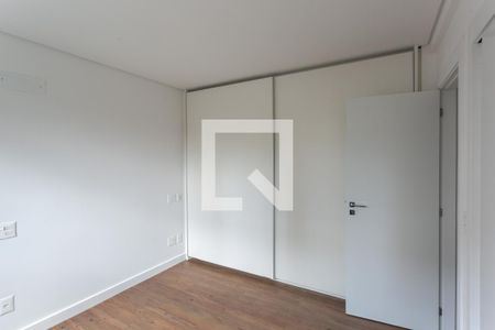 Apartamento à venda com 281m², 4 quartos e 4 vagas Apartamento à venda com 281m², 4 quartos e 4 vagasSuíte 3