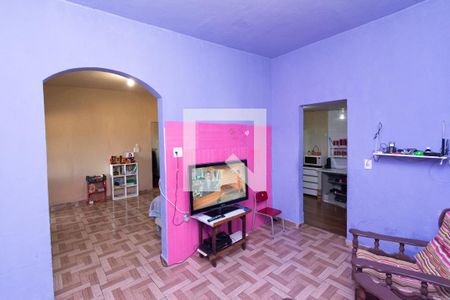 Sala de TV de casa à venda com 4 quartos, 100m² em Industrial, Contagem