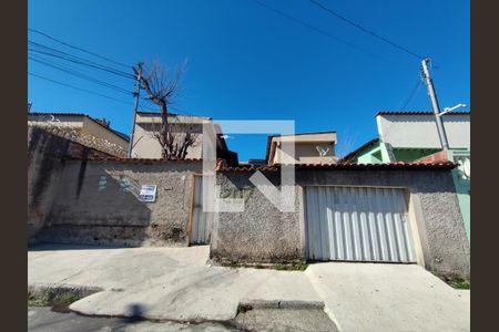 Casa à venda com 100m², 4 quartos e 1 vagaFachada