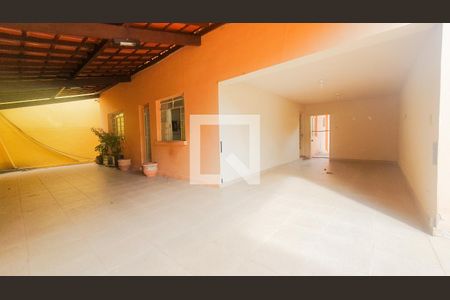 Casa à venda com 333m², 3 quartos e 3 vagas Casa à venda com 333m², 3 quartos e 3 vagasGaragem