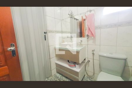 Casa à venda com 333m², 3 quartos e 3 vagas Casa à venda com 333m², 3 quartos e 3 vagasBanheiro Social