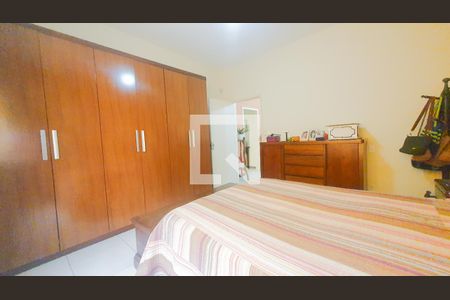 Casa à venda com 333m², 3 quartos e 3 vagas Casa à venda com 333m², 3 quartos e 3 vagasQuarto 01