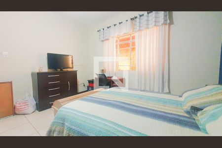 Casa à venda com 333m², 3 quartos e 3 vagas Casa à venda com 333m², 3 quartos e 3 vagasQuarto 02