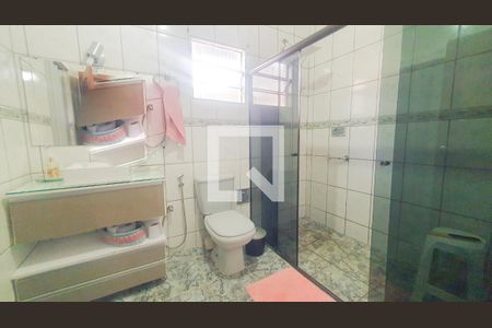 Casa à venda com 333m², 3 quartos e 3 vagas Casa à venda com 333m², 3 quartos e 3 vagasBanheiro Social