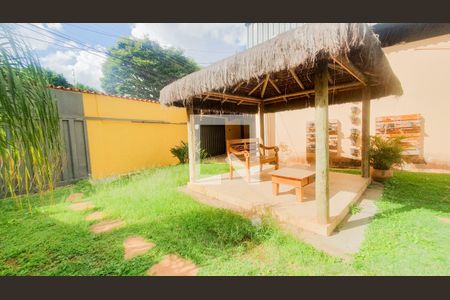 Casa à venda com 333m², 3 quartos e 3 vagas Casa à venda com 333m², 3 quartos e 3 vagasQuiosque