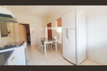 Casa à venda com 333m², 3 quartos e 3 vagas Casa à venda com 333m², 3 quartos e 3 vagasCozinha