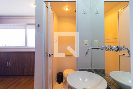 Banheiro de kitnet/studio para alugar com 1 quarto, 24m² em Consolação, São Paulo