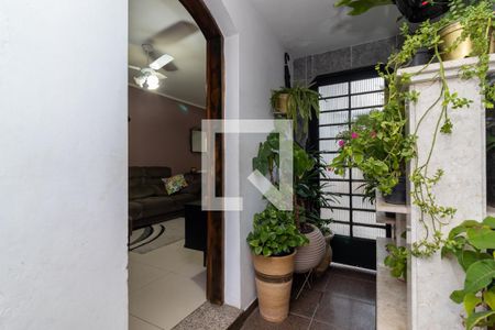 Casa à venda com 156m², 3 quartos e 4 vagas Casa à venda com 156m², 3 quartos e 4 vagasEntrada