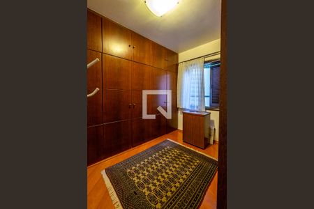 Casa para alugar com 420m², 4 quartos e 4 vagasSuíte 1 - Closet
