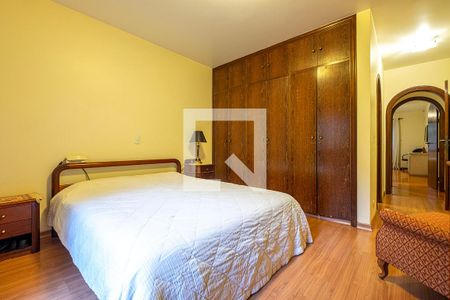 Casa para alugar com 420m², 4 quartos e 4 vagasSuíte 2