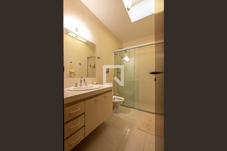 Casa para alugar com 420m², 4 quartos e 4 vagasSuíte 4 - Banheiro