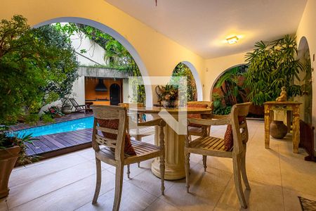 Casa para alugar com 420m², 4 quartos e 4 vagasQuintal