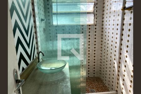 Banheiro  de apartamento para alugar com 2 quartos, 60m² em Parque Pauliceia, Duque de Caxias