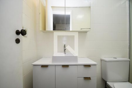 Banheiro social de kitnet/studio para alugar com 1 quarto, 30m² em Jardim Paulista, São Paulo