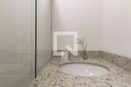 Banheiro  de kitnet/studio para alugar com 1 quarto, 29m² em Vila Granada, São Paulo