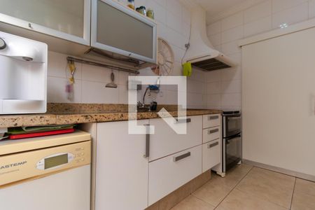 Casa à venda com 258m², 4 quartos e 3 vagas Casa à venda com 258m², 4 quartos e 3 vagasCozinha