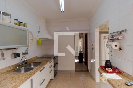 Casa à venda com 258m², 4 quartos e 3 vagas Casa à venda com 258m², 4 quartos e 3 vagasCozinha