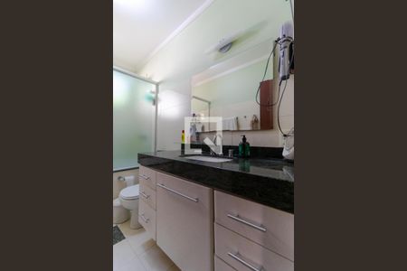 Casa à venda com 258m², 4 quartos e 3 vagas Casa à venda com 258m², 4 quartos e 3 vagasBanheiro da Suíte 02