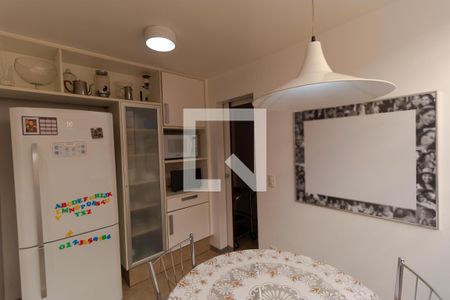 Casa à venda com 258m², 4 quartos e 3 vagas Casa à venda com 258m², 4 quartos e 3 vagasCozinha