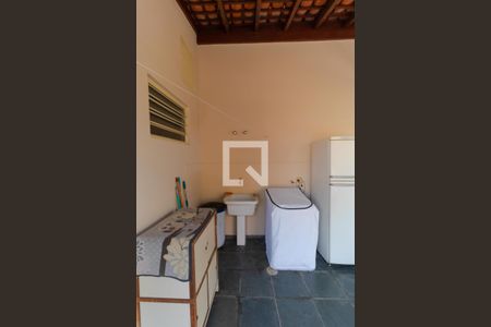 Casa à venda com 258m², 4 quartos e 3 vagas Casa à venda com 258m², 4 quartos e 3 vagasÁrea de Serviço