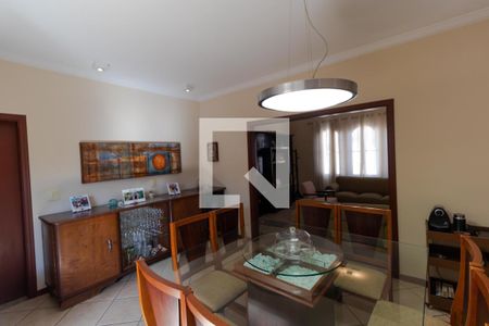 Casa à venda com 258m², 4 quartos e 3 vagas Casa à venda com 258m², 4 quartos e 3 vagasSala de Jantar