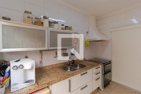 Casa à venda com 258m², 4 quartos e 3 vagas Casa à venda com 258m², 4 quartos e 3 vagasCozinha