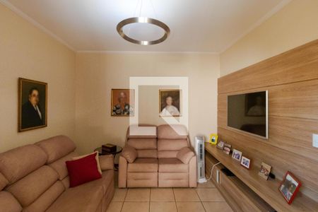 Casa à venda com 258m², 4 quartos e 3 vagas Casa à venda com 258m², 4 quartos e 3 vagasSala de TV