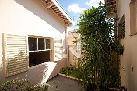 Casa à venda com 258m², 4 quartos e 3 vagas Casa à venda com 258m², 4 quartos e 3 vagasÁrea de Luz