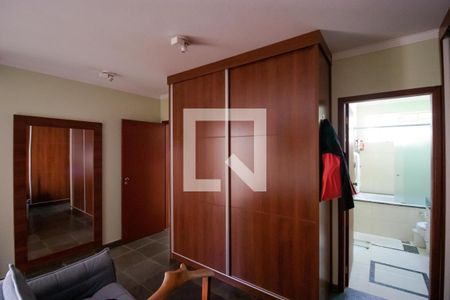 Casa à venda com 258m², 4 quartos e 3 vagas Casa à venda com 258m², 4 quartos e 3 vagasSuíte 02