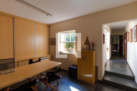 Casa à venda com 258m², 4 quartos e 3 vagas Casa à venda com 258m², 4 quartos e 3 vagasEscritório