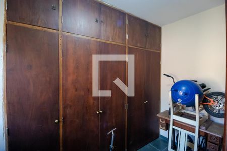 Casa à venda com 258m², 4 quartos e 3 vagas Casa à venda com 258m², 4 quartos e 3 vagasQuarto de serviço