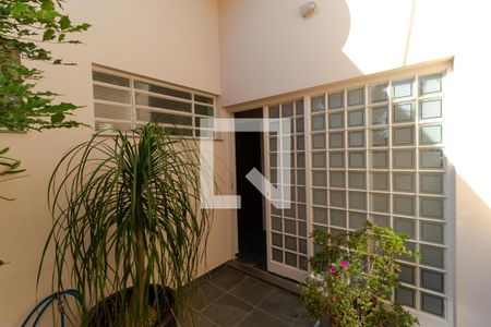 Casa à venda com 258m², 4 quartos e 3 vagas Casa à venda com 258m², 4 quartos e 3 vagasÁrea de Luz