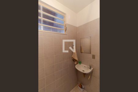 Casa à venda com 258m², 4 quartos e 3 vagas Casa à venda com 258m², 4 quartos e 3 vagasBanheiro de serviço