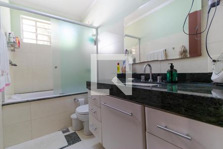 Casa à venda com 258m², 4 quartos e 3 vagas Casa à venda com 258m², 4 quartos e 3 vagasBanheiro da Suíte 02