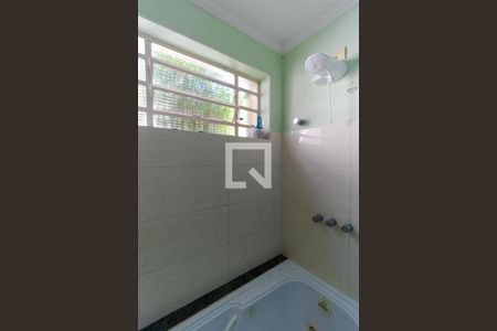 Casa à venda com 258m², 4 quartos e 3 vagas Casa à venda com 258m², 4 quartos e 3 vagasBanheiro da Suíte 02