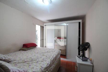 Quarto 1   de casa à venda com 2 quartos, 180m² em Jardim Veronia, São Paulo