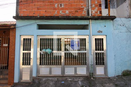 Casa para alugar com 25m², 1 quarto e sem vaga Casa para alugar com 25m², 1 quarto e sem vagaFachada