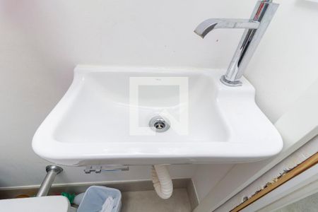 Apartamento à venda com 100m², 3 quartos e 1 vagaÁrea de Serviço - Banheiro