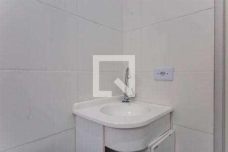 Banheiro de kitnet/studio para alugar com 1 quarto, 25m² em Aclimação, São Paulo